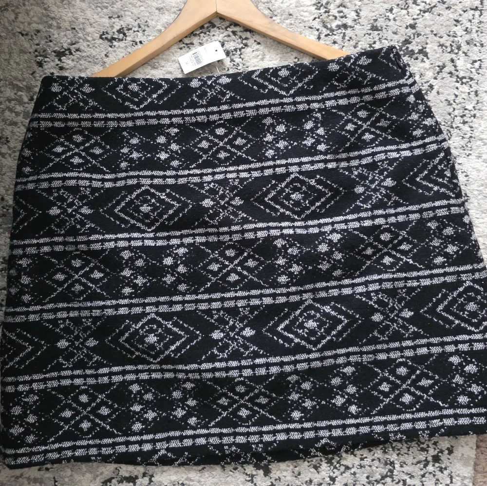 Loft Pencil Mini Skirt Womens 14 NWT Wool Blend Aztec Western Chic Black